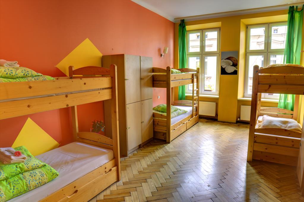 Tutti Frutti Hostel Краков Экстерьер фото