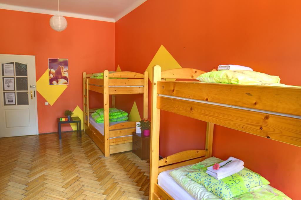 Tutti Frutti Hostel Краков Экстерьер фото