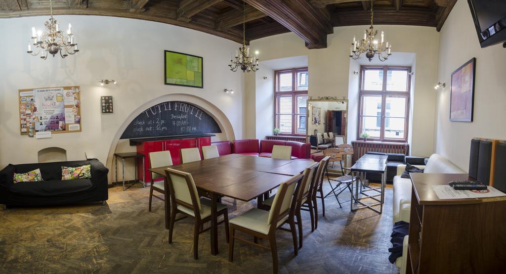 Tutti Frutti Hostel Краков Экстерьер фото